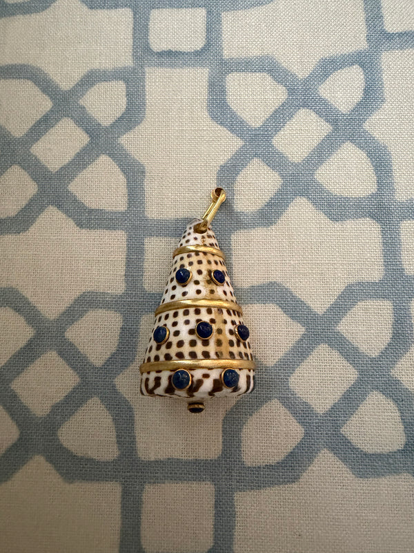 Lapis Chocolate and White Shell
