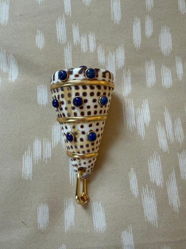 Lapis Chocolate and White Shell