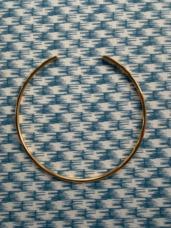 Gold wire necklace